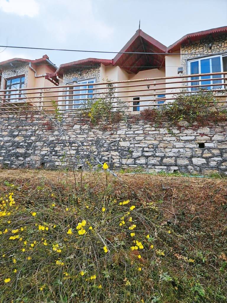 Vacation home with BBQ & yard — photo 4