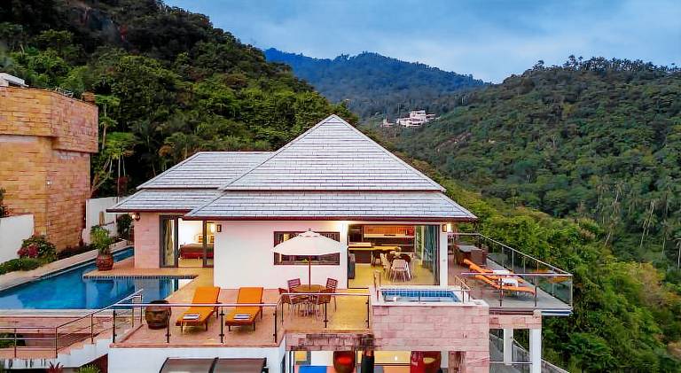 Beautiful villa with hot tub & pool | Pet-friendly — photo 5