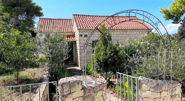 House | Pets allowed in Supetar