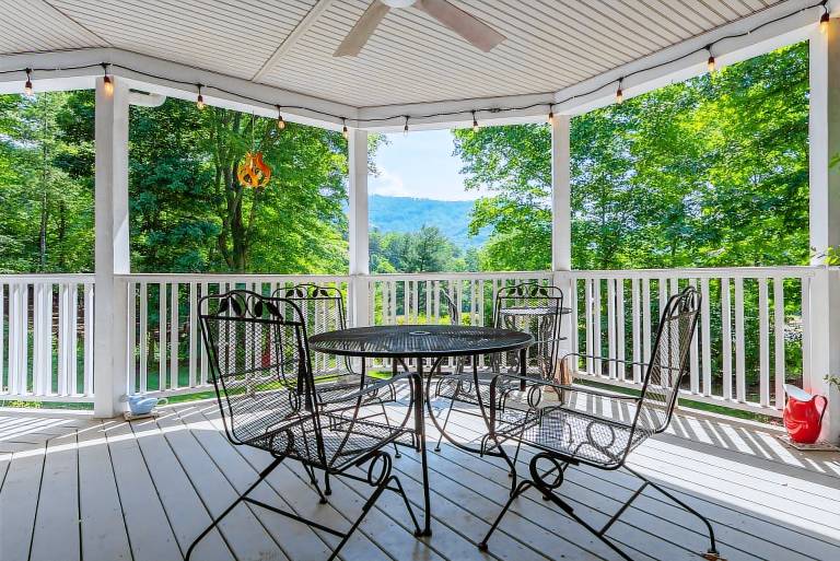 Family-friendly nice vacation home | Mountain view | Perfect for remote work | Pets allowed — photo 2