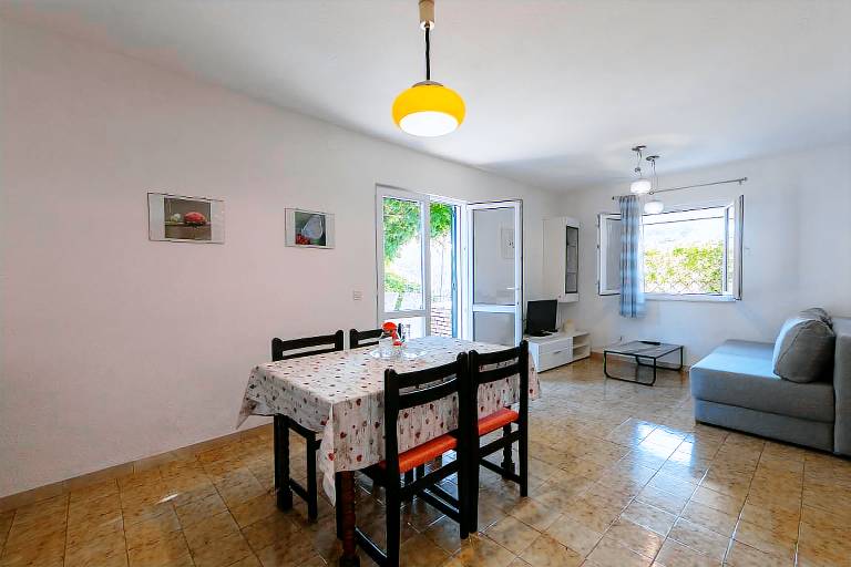 Two bedroom apartment near beach Mudri Dolac, Hvar (A-582-b) — photo 5
