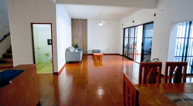 Ample vacation home with pool | Pets are welcome — photo 5