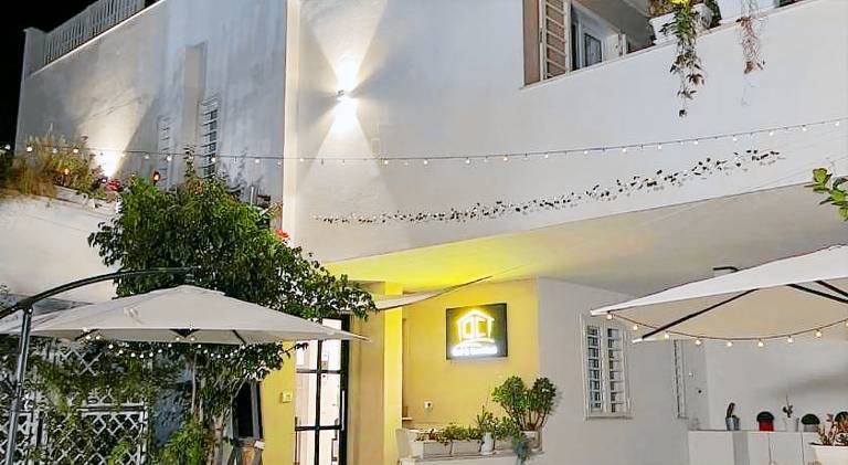 Apartment with patio & yard | Pets allowed — photo 3