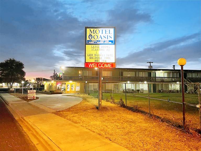 Motel oasis in Moses Lake, WA