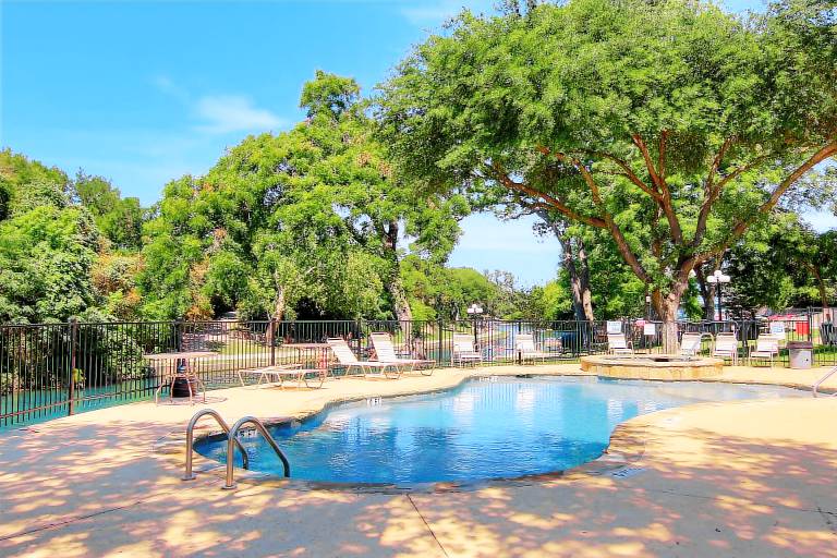 Child-friendly beautiful apartment with pool & hot tub | Pets allowed — photo 2