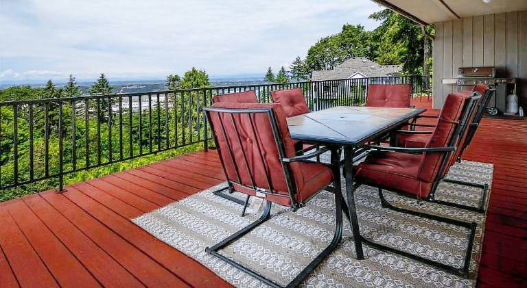 Vacation home with patio — photo 3