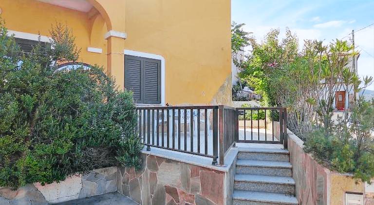 Pleasant house with patio | Pet-friendly — photo 5