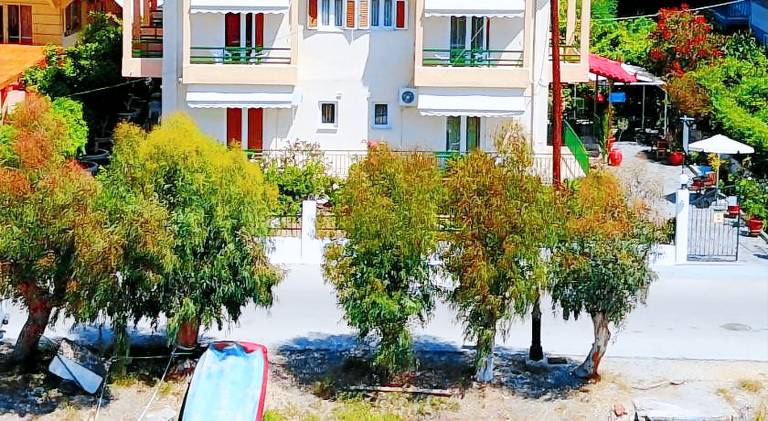 Rental apartment with garden & terrace — photo 5