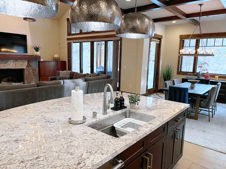 Vacation home with terrace, private pool & yard — photo 2