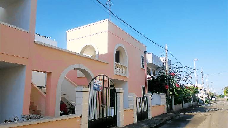 House with patio & garden in Melendugno