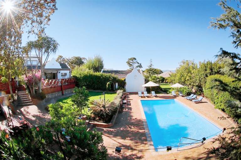 Accommodation  The Links