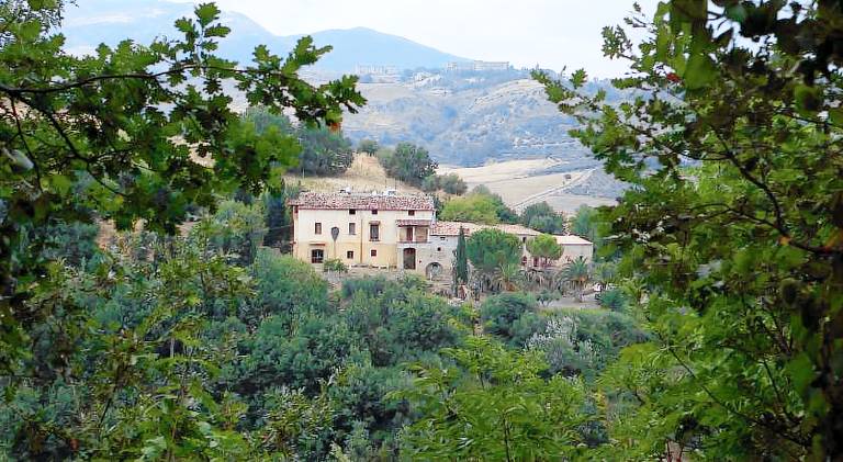 House with terrace & yard | Pets allowed in Altomonte