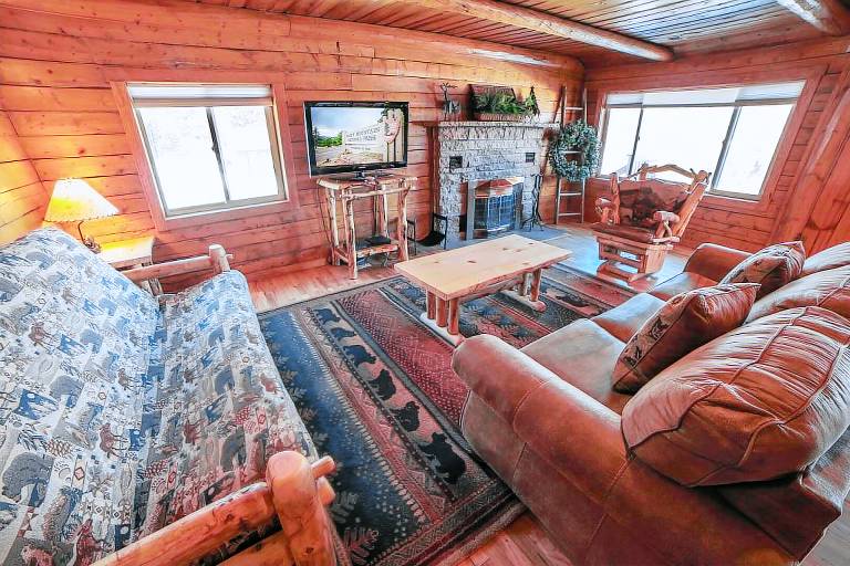 Cabin with terrace & private pool — photo 5