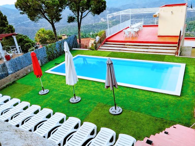 House with yard, private pool & grill in Lloret de Mar