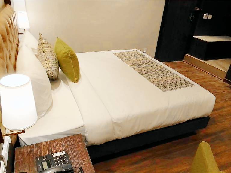 Hotel Le ROI Lake View Koti in Tehri
