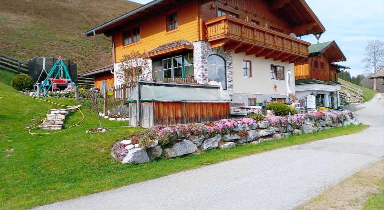 Holiday apartment | Pets allowed in Flachau