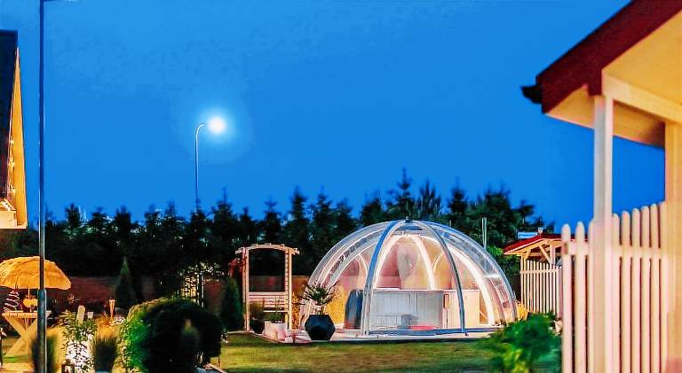 House with jacuzzi — photo 3