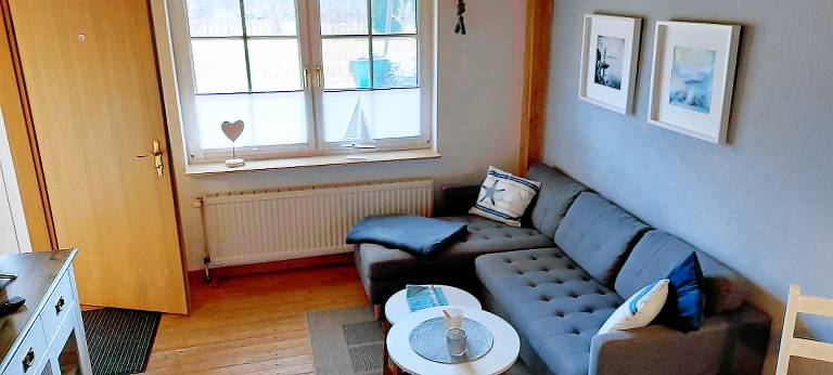 Rental apartment with BBQ & yard | Dogs allowed — photo 2