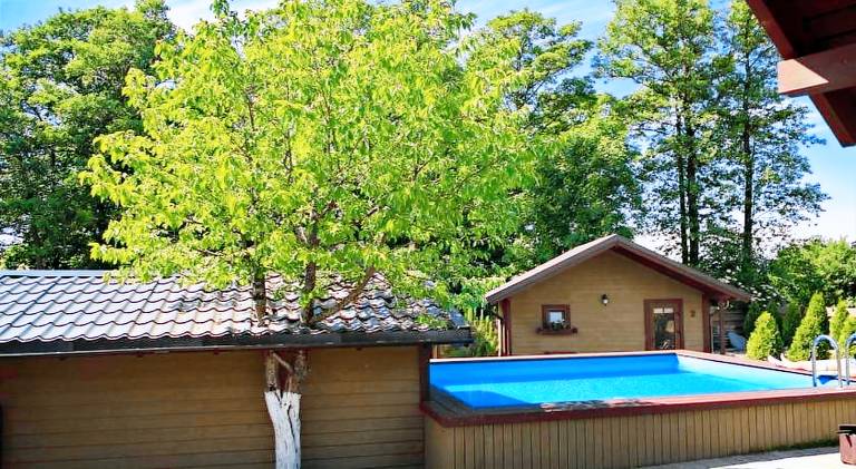 Vacation home with pool — photo 5