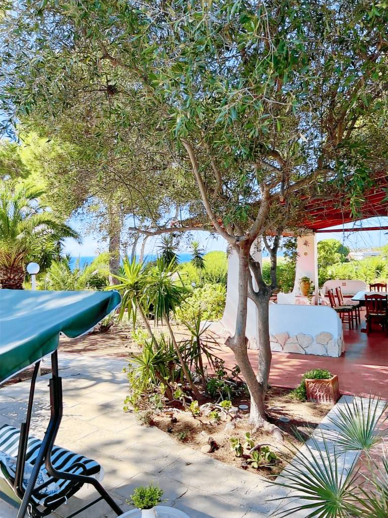 Seaside Escape with Stunning Views – Steps from Taranto’s Best Beaches! — photo 2
