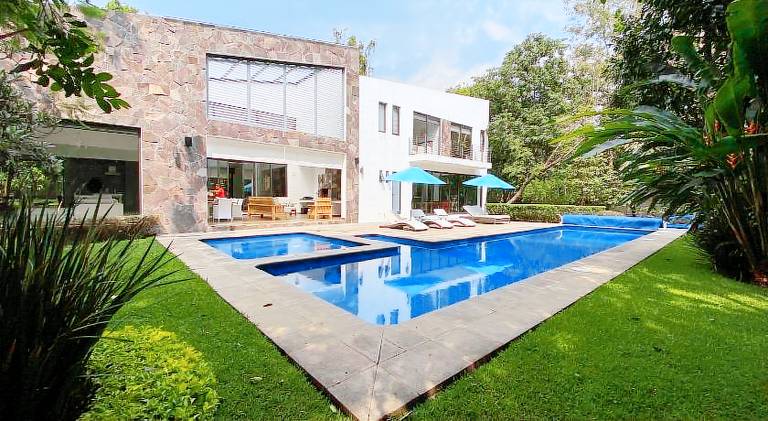 5600 m&sup2; Villa