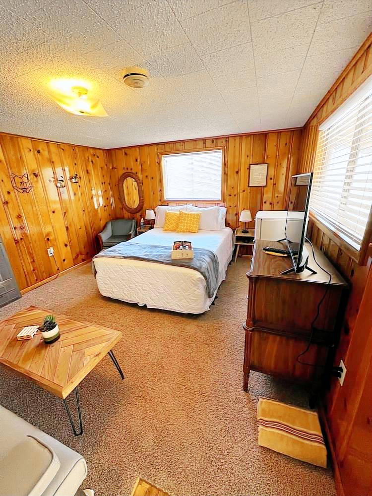 Lodge  Red River