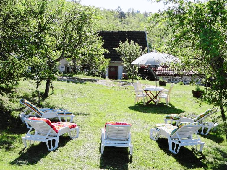 Ample gite with garden, patio & barbeque | Pets allowed — photo 2