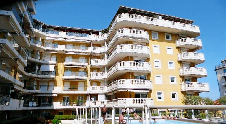 Wonderful rental apartment with patio & pool | Beach nearby | Dogs allowed — photo 3