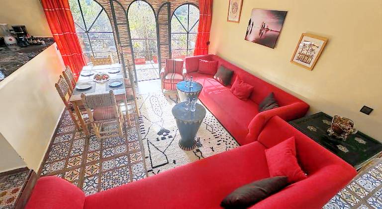 Villa with pool — photo 5