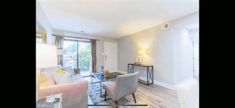 Condo  Alexandria