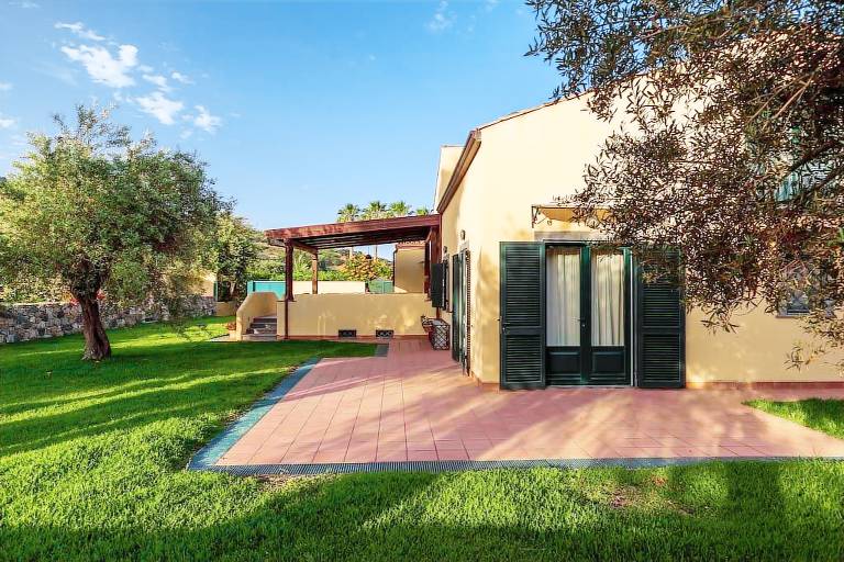 Villa  Giardini Naxos