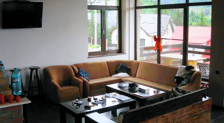 Rental apartment with patio, grill & yard — photo 4