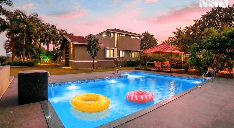 279 m&sup2; Villa
