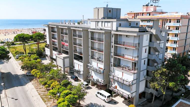 Holiday seafront apartment — photo 4