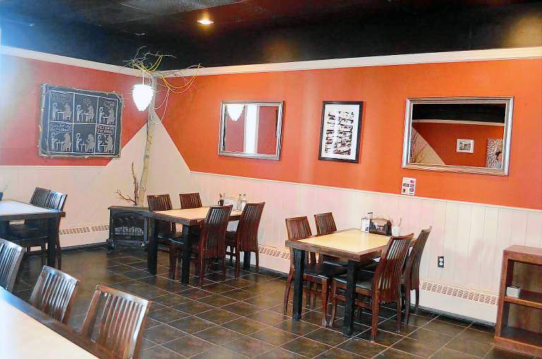 Canadas Best Value Inn River View Hotel — photo 2