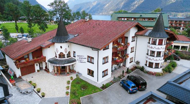 Holiday apartment with sauna & patio in Eben am Achensee