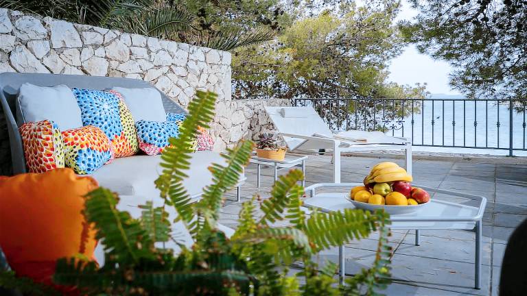 Villa Coral Bay - beachfront 3 bedroom villa in walking distance to Hvar Town by MyWaycation — photo 3