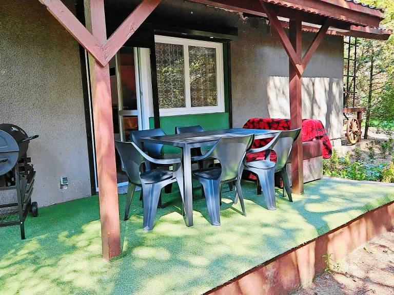 Vacation home with patio, barbeque & yard | Nature view — photo 3