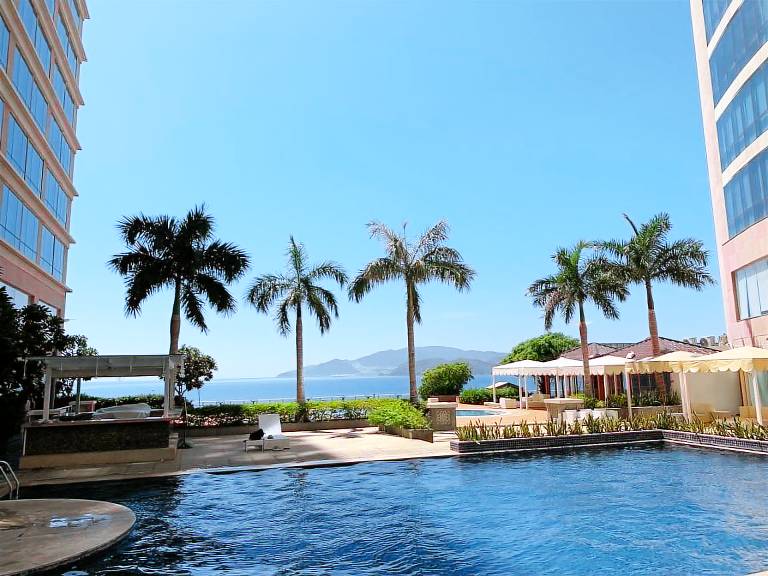Serviced apartment with pool, hot tub & terrace — photo 2