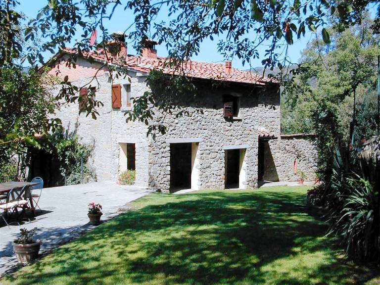 House with barbecue, yard & private pool | Nature view — photo 2