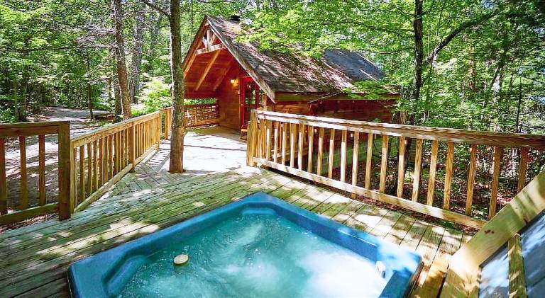 Lovely chalet with hot tub | Pet-friendly — photo 3