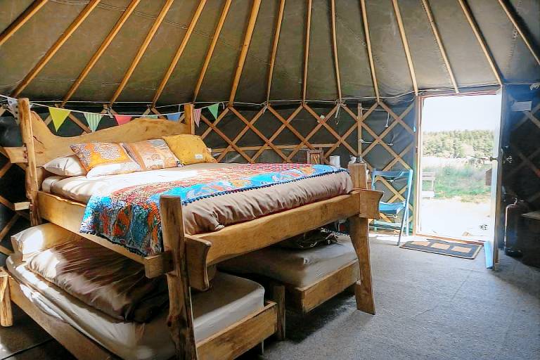 Stunning Yurts Nestled into Meadow near Masham, England — photo 4