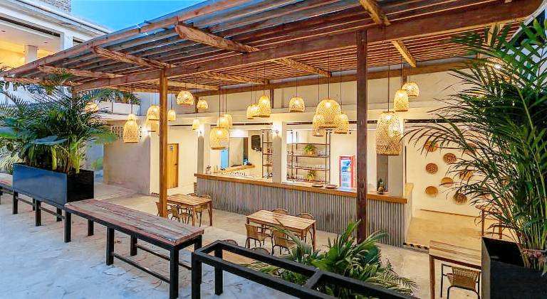 Beautiful serviced apartment with pool & yard | Dogs allowed — photo 3