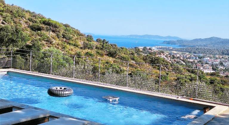 Fully equipped wonderful house with yard, private pool & patio | Good for workation | Pet-friendly in Bormes-Les-Mimosas
