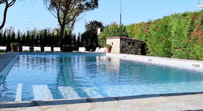 Serviced apartment with sauna, pool & garden — photo 3