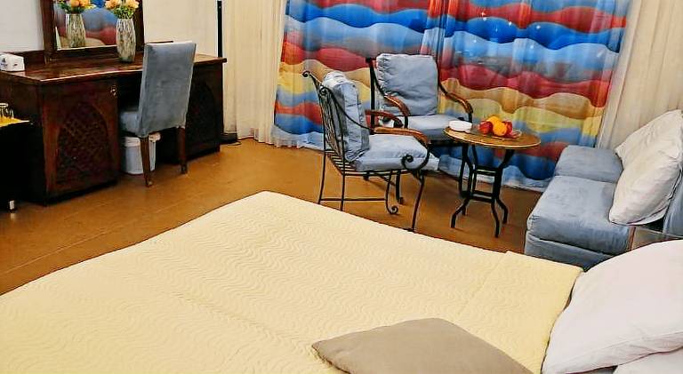 Serviced apartment with sauna, pool & hot tub — photo 2