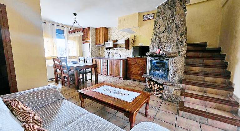 Vacation home with terrace, BBQ & private pool | Perfect for remote work | Pet-friendly — photo 2