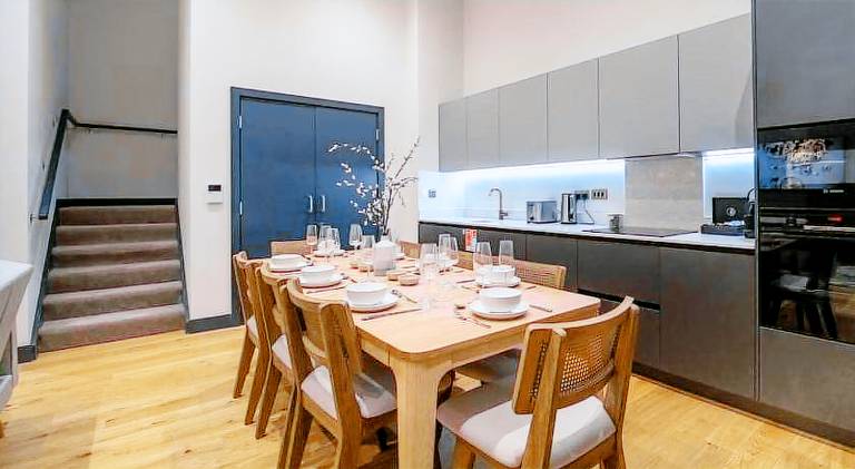 Vacation home | Next to Manchester Cathedral | Good for workation | Pets are welcome — photo 5