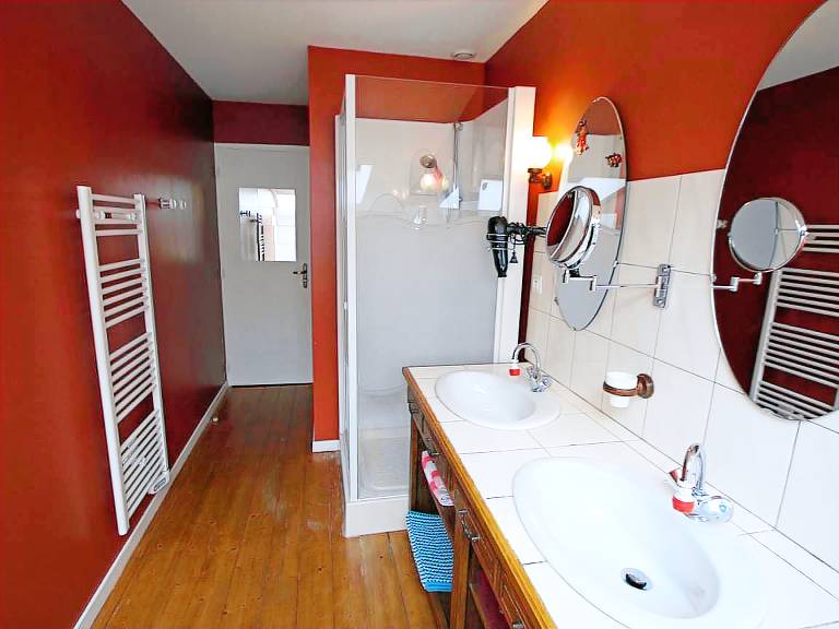 Charming Riverside Cottage with Modern Amenities & Scenic Views - 28 Rue du Charmont, Lironcourt — photo 5