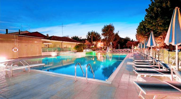Holiday apartment with yard, pool & sauna — photo 2